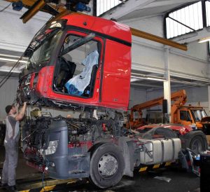 Fahrerhaus wird abgenommen