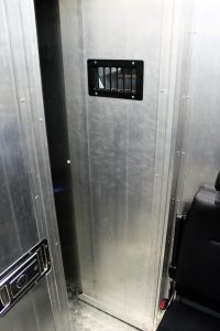 Verbindungstür zum Lenkbereich