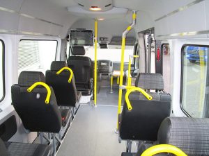 Sitze, Haltestangen und sonstige Extras