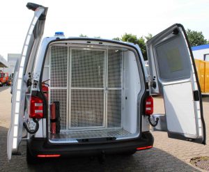 Rückansicht mit Notausstieg