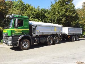 3-Seiten-Kippaufbau mit Verdeck und Tandemanhänger