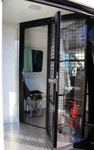 Trennungstüre zum Zellenbereich