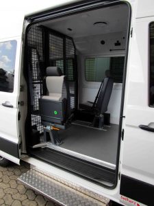 schwenkbare Sitze für Begleitpersonen